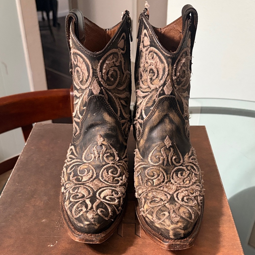 Circle G Black and Brown Ankle Boots